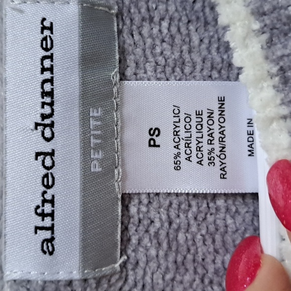 Alfred Dunner Color-Block Textured Crewneck Sweater. Size Petite Small. NWOT - Picture 7 of 7